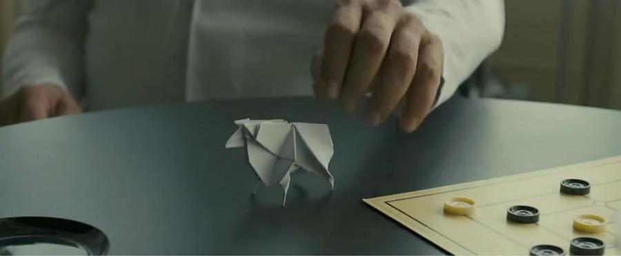 同时戴夫也再次出现并且依然保持着神秘的折纸习惯这一次他的折纸